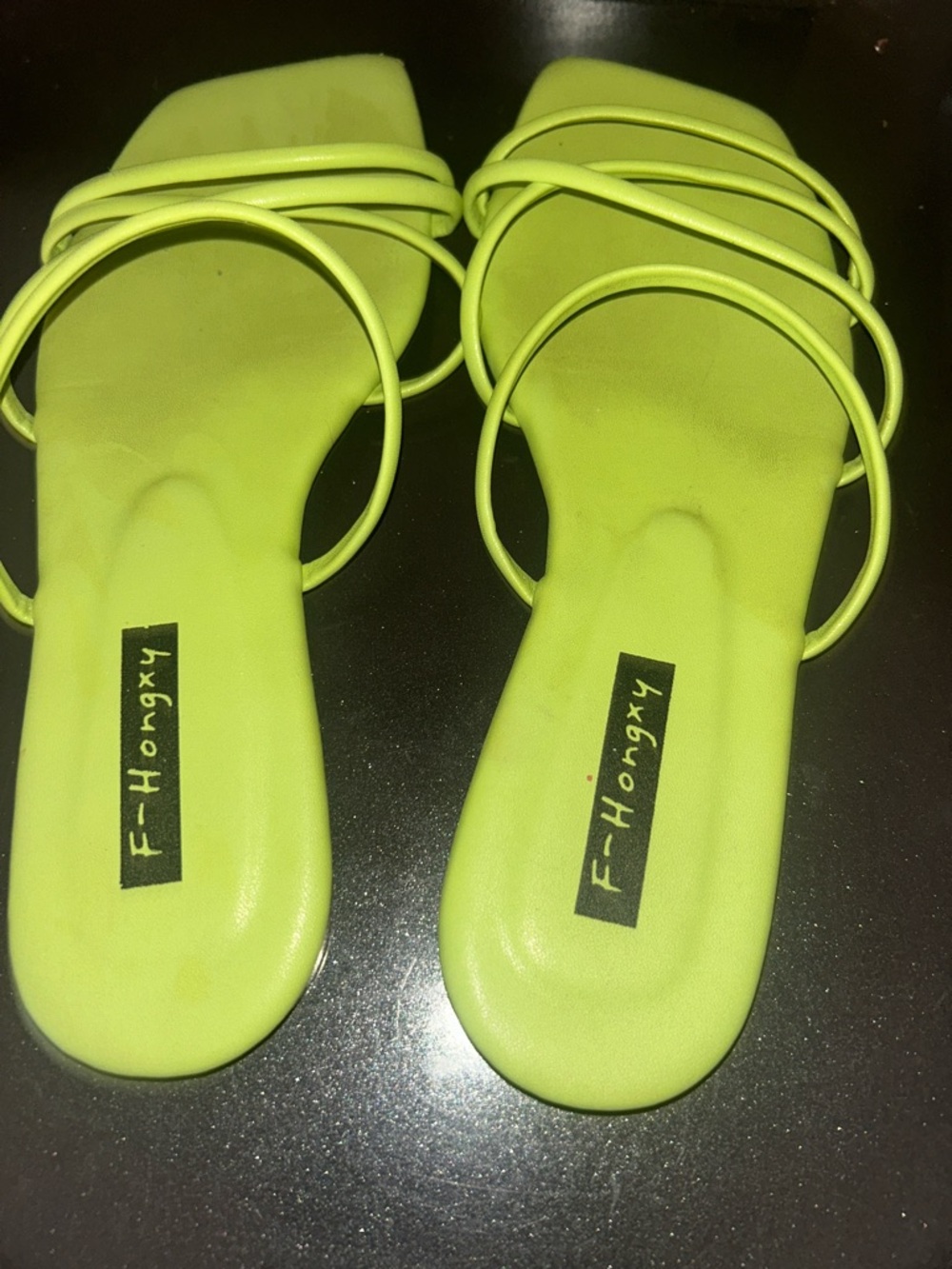 F-Hongxy green cris cross Strappy Women’s Sandals gentle used size 9.5